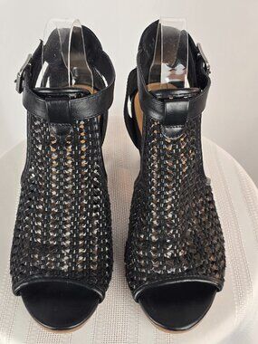 Denver Hayes Quad Comfort Black Sandals Size 7 Preloved